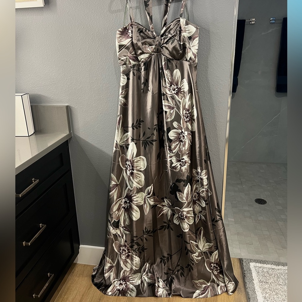 NWT. Beautiful halter-neck longline dress. Silk feel. Lined.